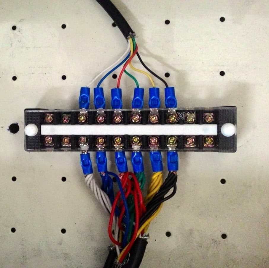Bên trong hộp nối dây tín hiệu loadcell