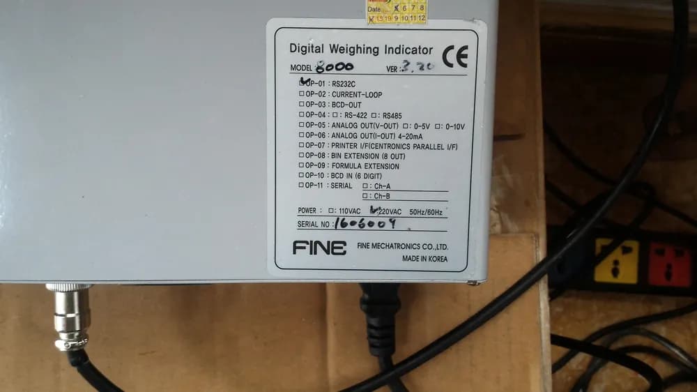 Cân ô tô MT-W120T - Bàn cân 18m vàng và cabin vàng với xe ben tại mỏ