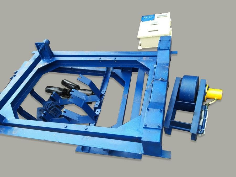Khung cân 2 giá đỡ con lăn của Mai Thị