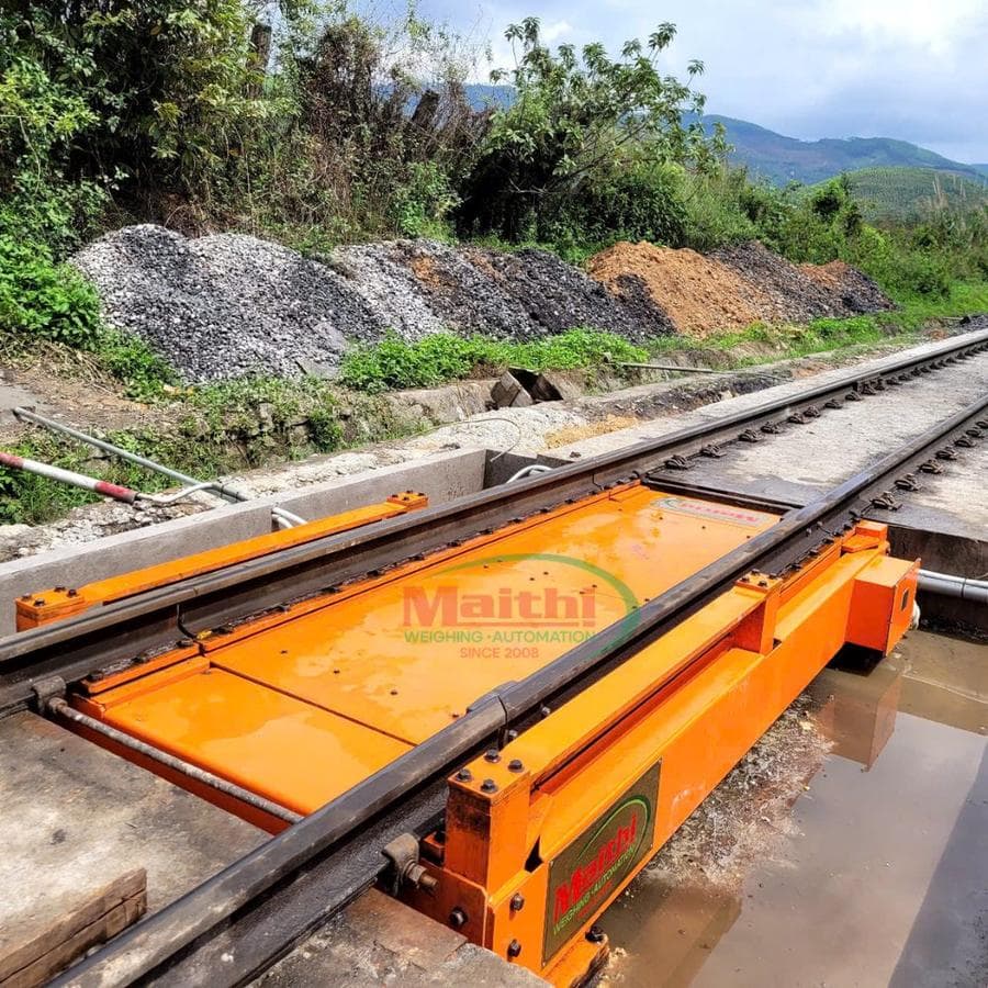 Bàn cân tàu hoả Mai Thị giữa thiên nhiên Quảng Ninh