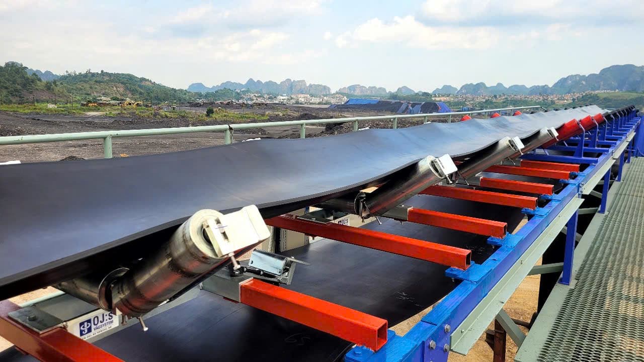 Toàn cảnh cân băng tải OJ1436E2-4B1000 nhìn từ bên hông