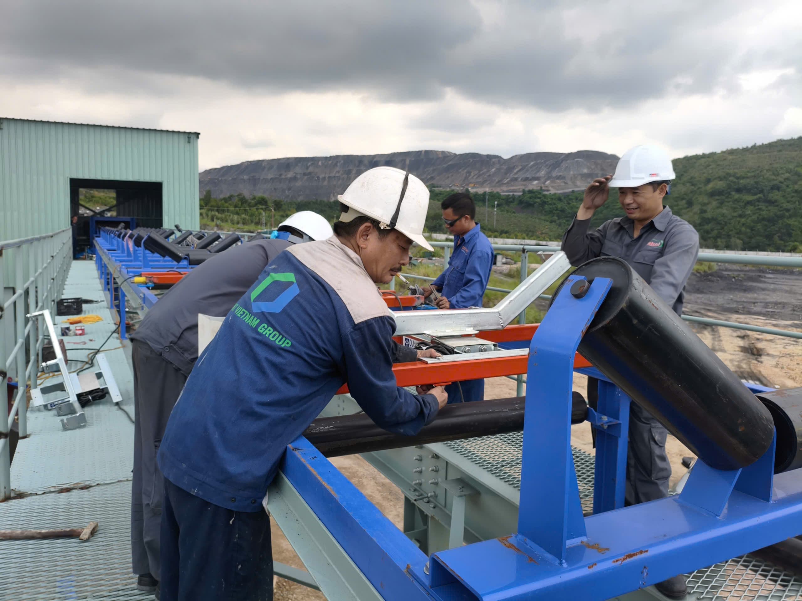 Đỗi ngũ kỹ thuật lắp đặt cân